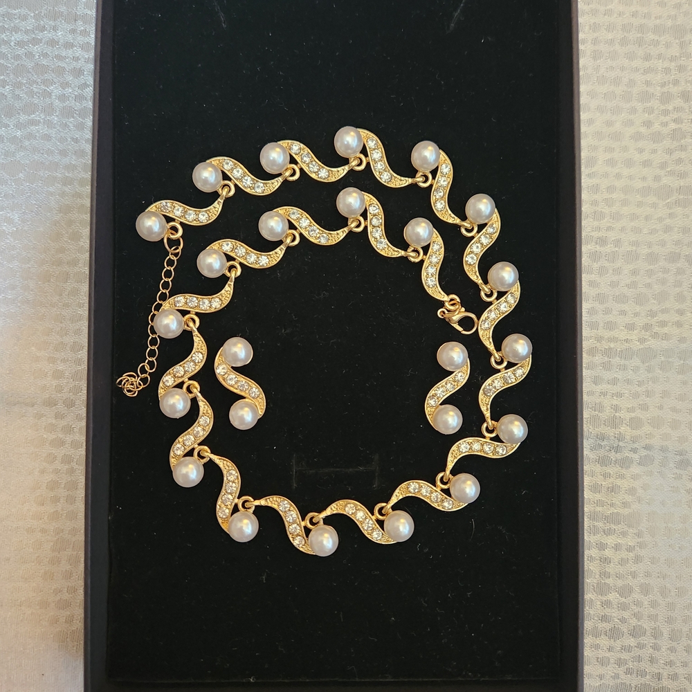 Gold And Pearl Necklace And Earring Set